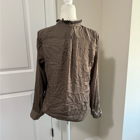 Banana Republic Ruffle Trim Blouse Taupe Brown Size M - Picture 9 of 9